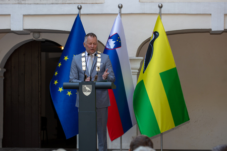 SLAVNOSTNA SEJA OBČINE ŠKOFLJICA 2026